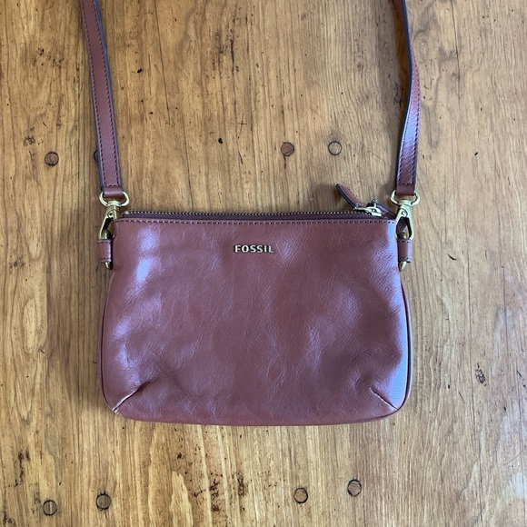 Vintage Fossil Leather Crossbody Purse - Picture 3 of 14